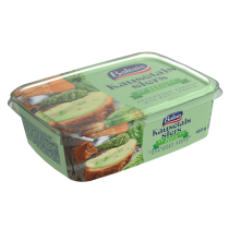 Kausētais siers ar bazilika pesto